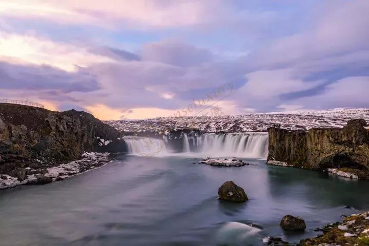 冰岛北部众神瀑布,带你领略最壮观的景点