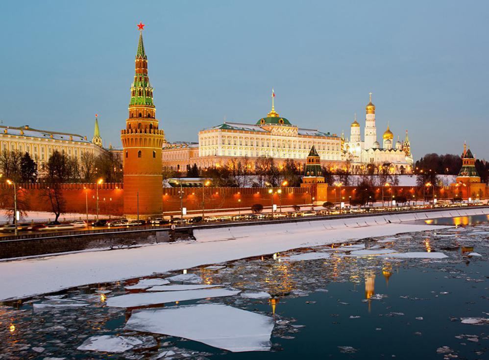 两者对比分析 1,红场——红场是莫斯科最著名的景点,这里不仅是阅兵的