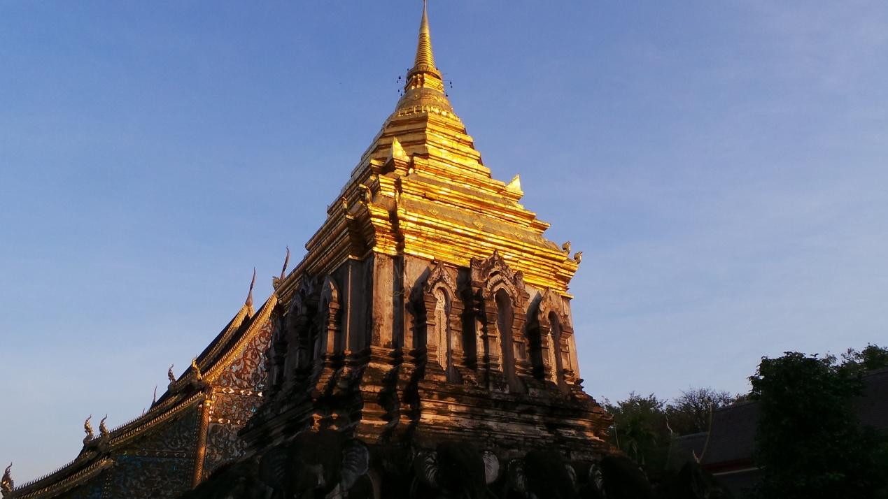 寻找清迈旅游特色景点,这两大寺庙绝不能错过