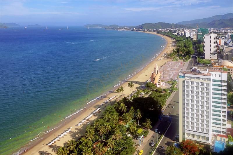 一,芽庄基本情况: 位置:芽庄坐落于越南南中间沿海城市的兴和省,是