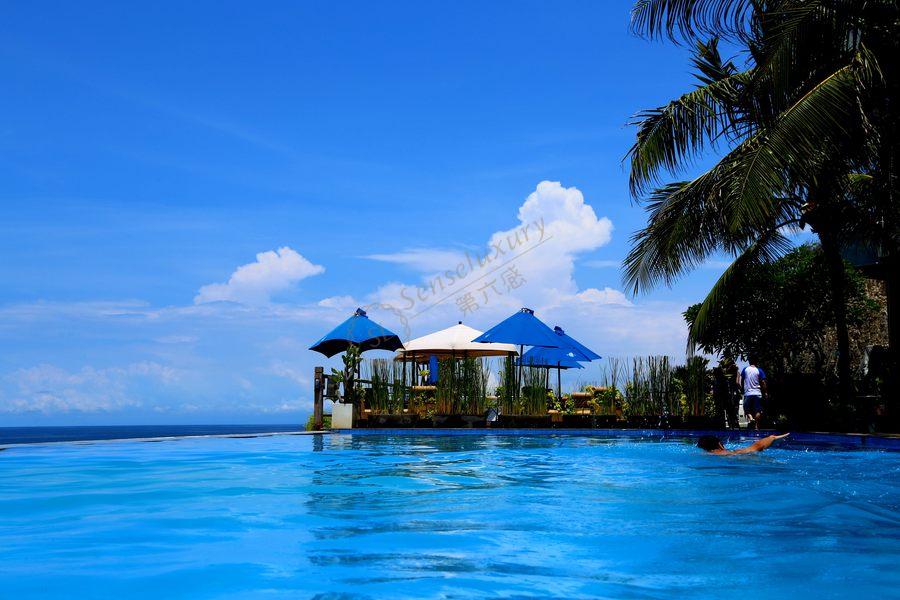 巴厘岛全年都可以享受到阳光沙滩美景,不过位于热带的巴厘岛,一年也分