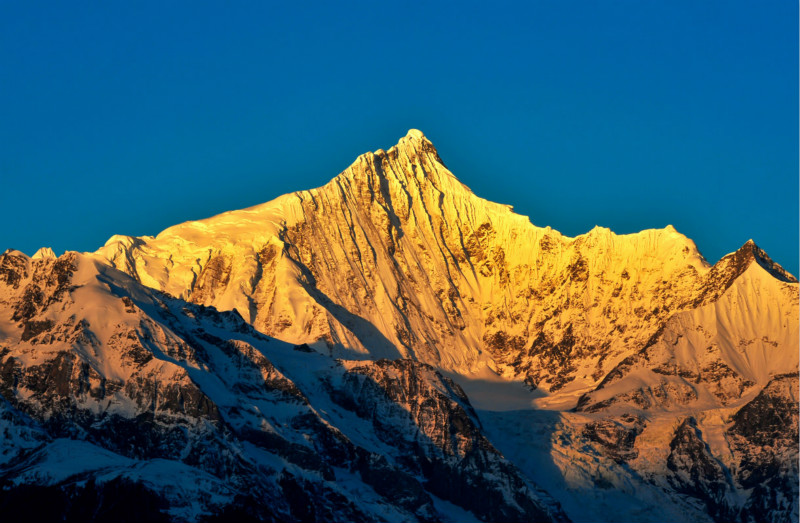 云南香格里拉旅游景点—梅里雪山