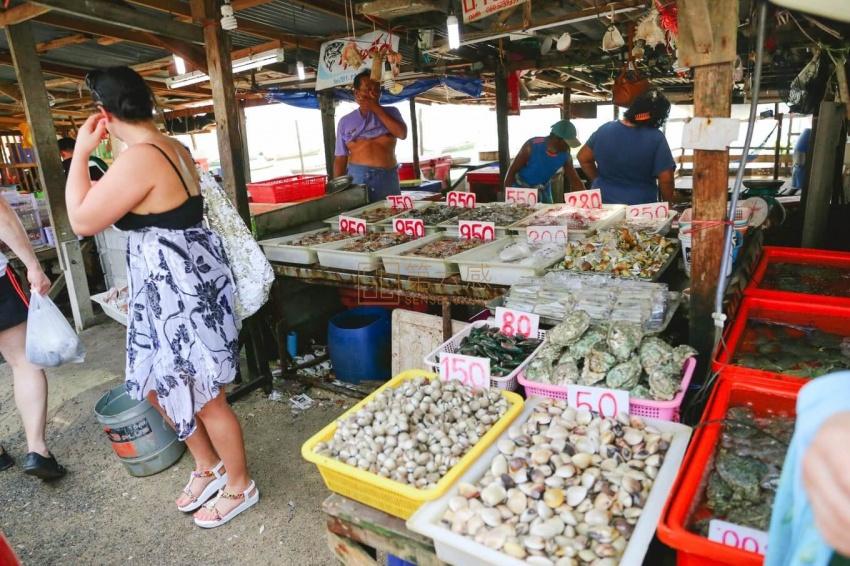 拉威海鲜市场