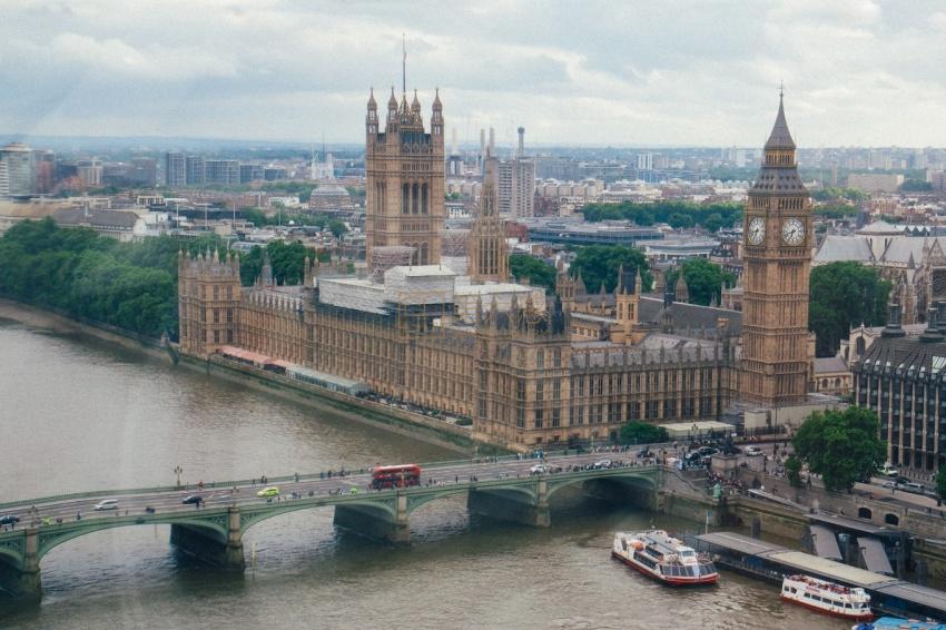 伦敦塔俯瞰议会大厦
