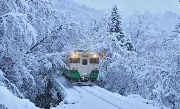 北海道雪景火车