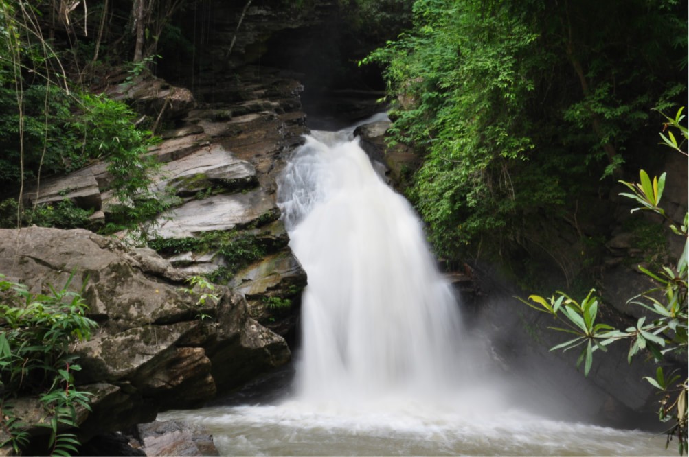 花缴瀑布(Huai Kaew Waterfall)