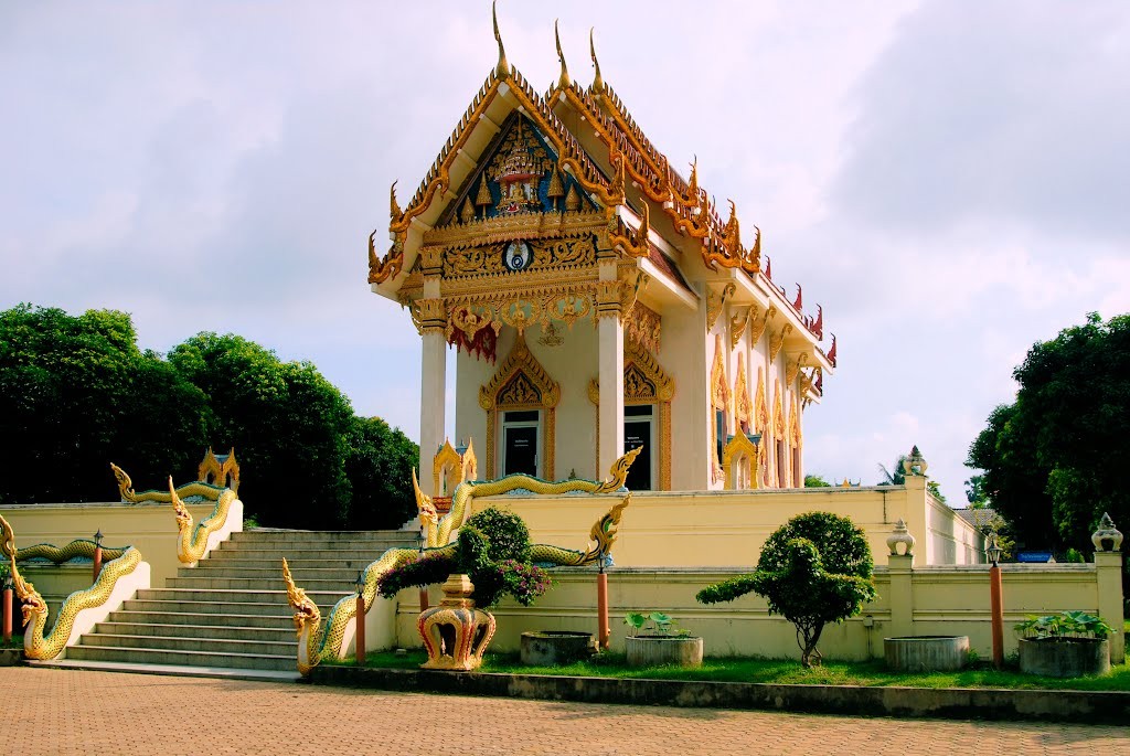 肉身舍利寺(Wat Khunaram)
