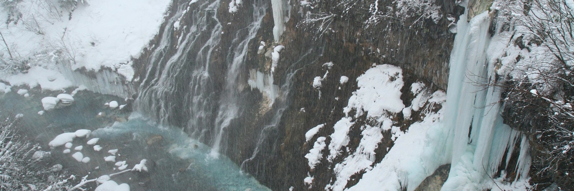 白须瀑布Shirahige Falls
