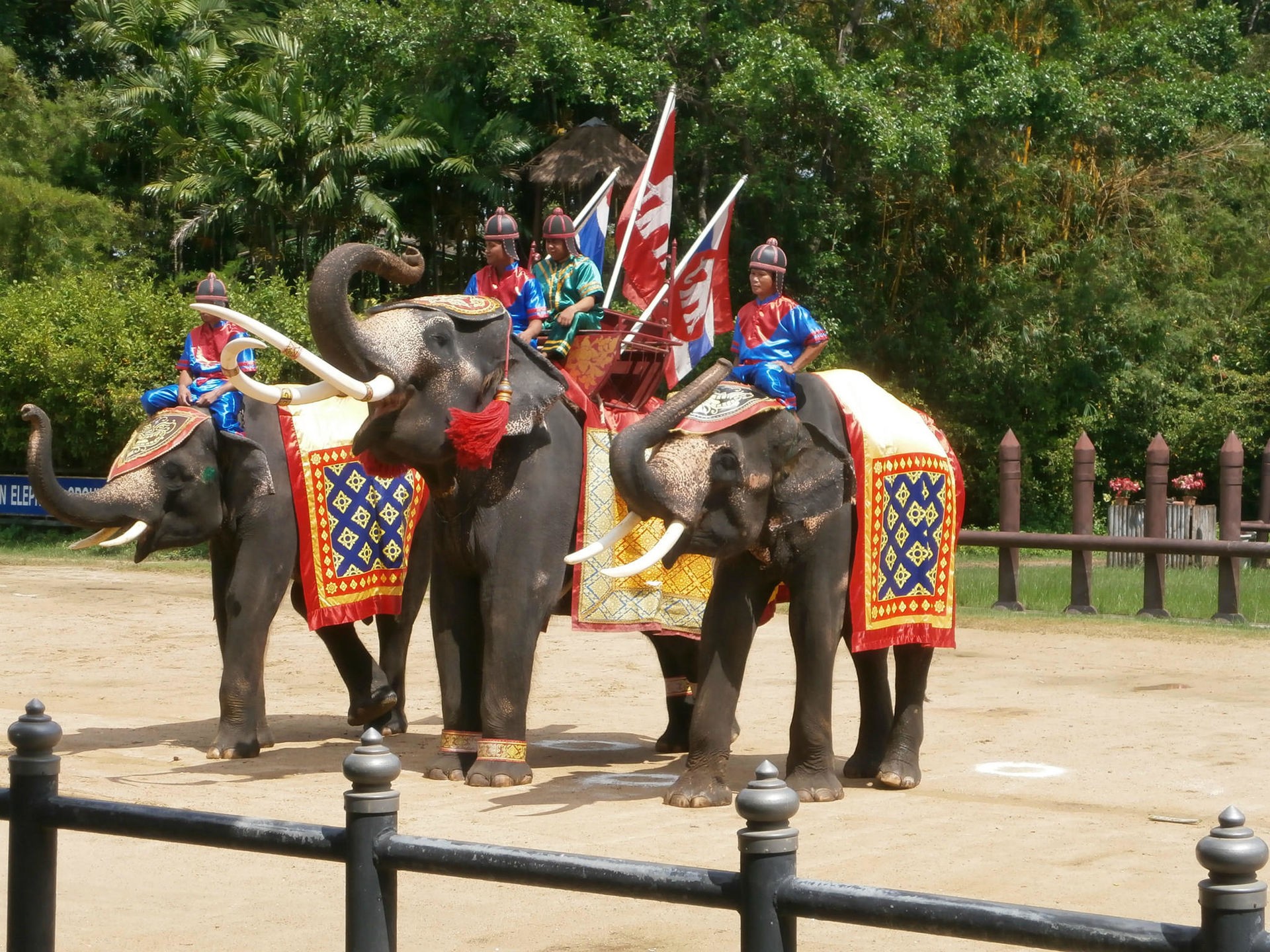 三攀象乐园(Samphran Elephant Ground & Zoo)