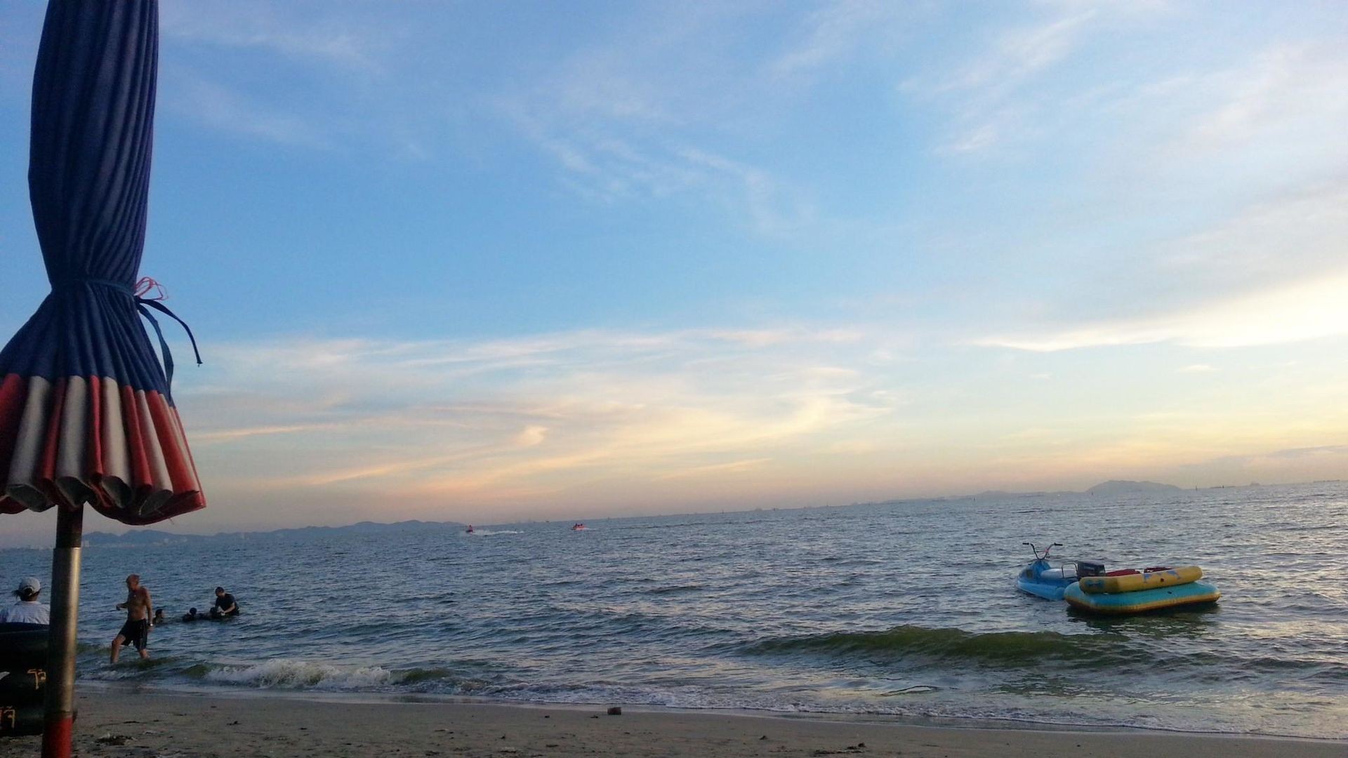 邦盛海滩(Bang Saen Beach)