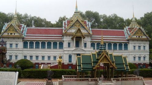 奇托拉达宫殿(Chitralada Palace)