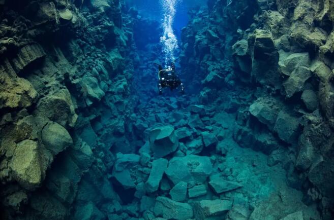 最深的海底峡谷图片