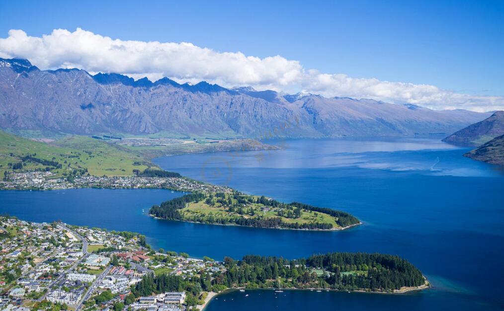 它的出名是因为其相邻的全球探险之都新西兰皇后镇