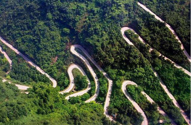 天门山盘山公路