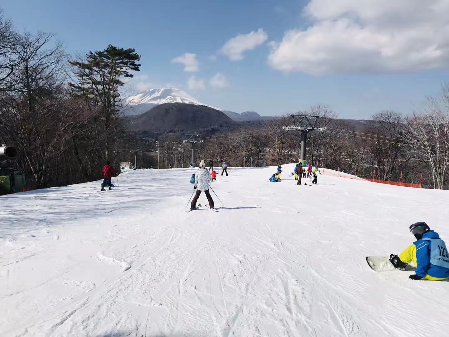 日本山形县滑雪场图片