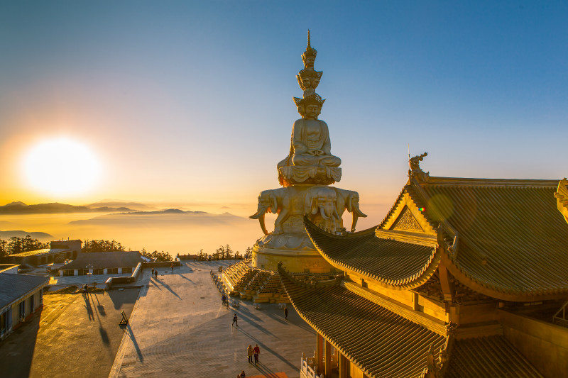 十一去峨眉山旅游，怎么去比较合理？