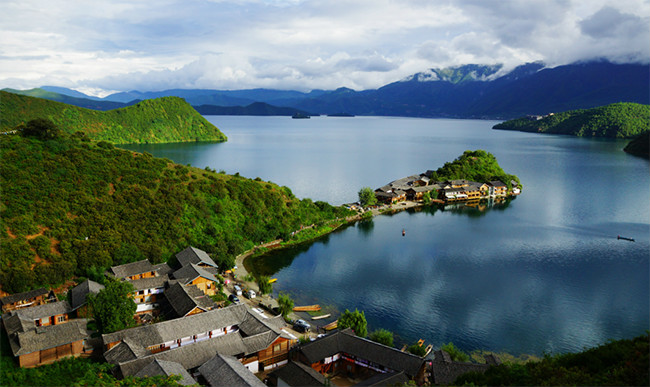 國慶瀘沽湖旅遊住宿之【裡格村】大洛水是瀘沽湖開發得最早的村落.