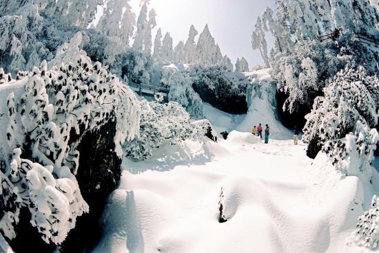 瓦屋山滑雪场