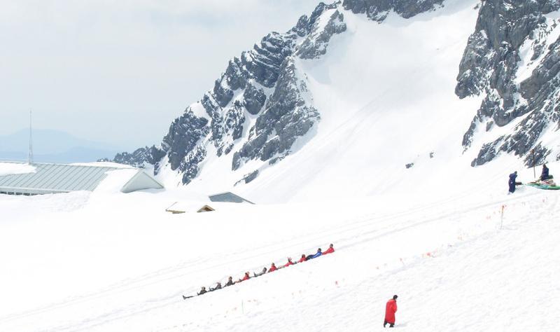 云南丽江玉龙雪山滑雪场