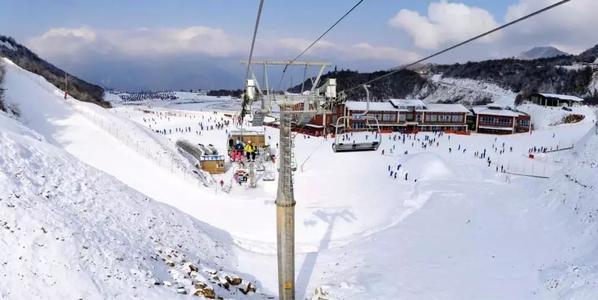 茂县九顶山太子岭滑雪场