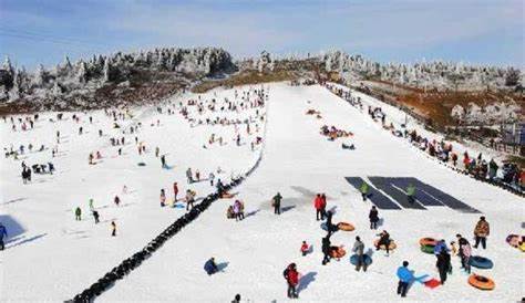 峨眉山高山雷洞坪滑雪场