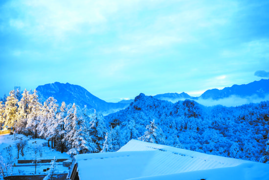 西岭雪山