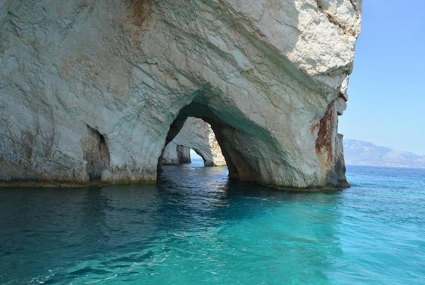 蓝色洞穴Blue Caves